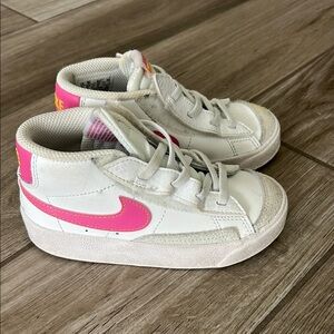 Nike Kids White and Pink Sneakers